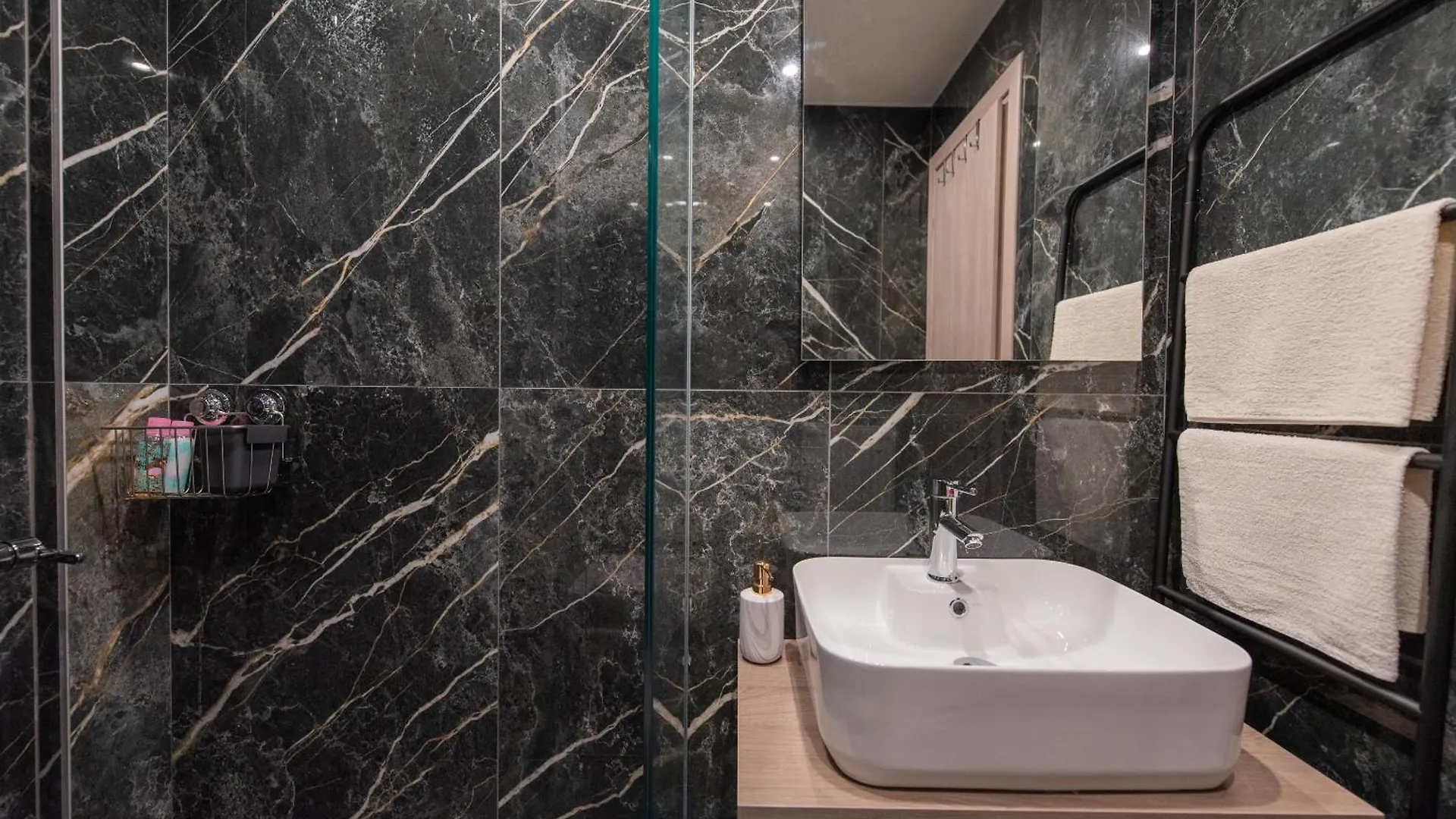 Sansevieria Central Saloniki Apartament